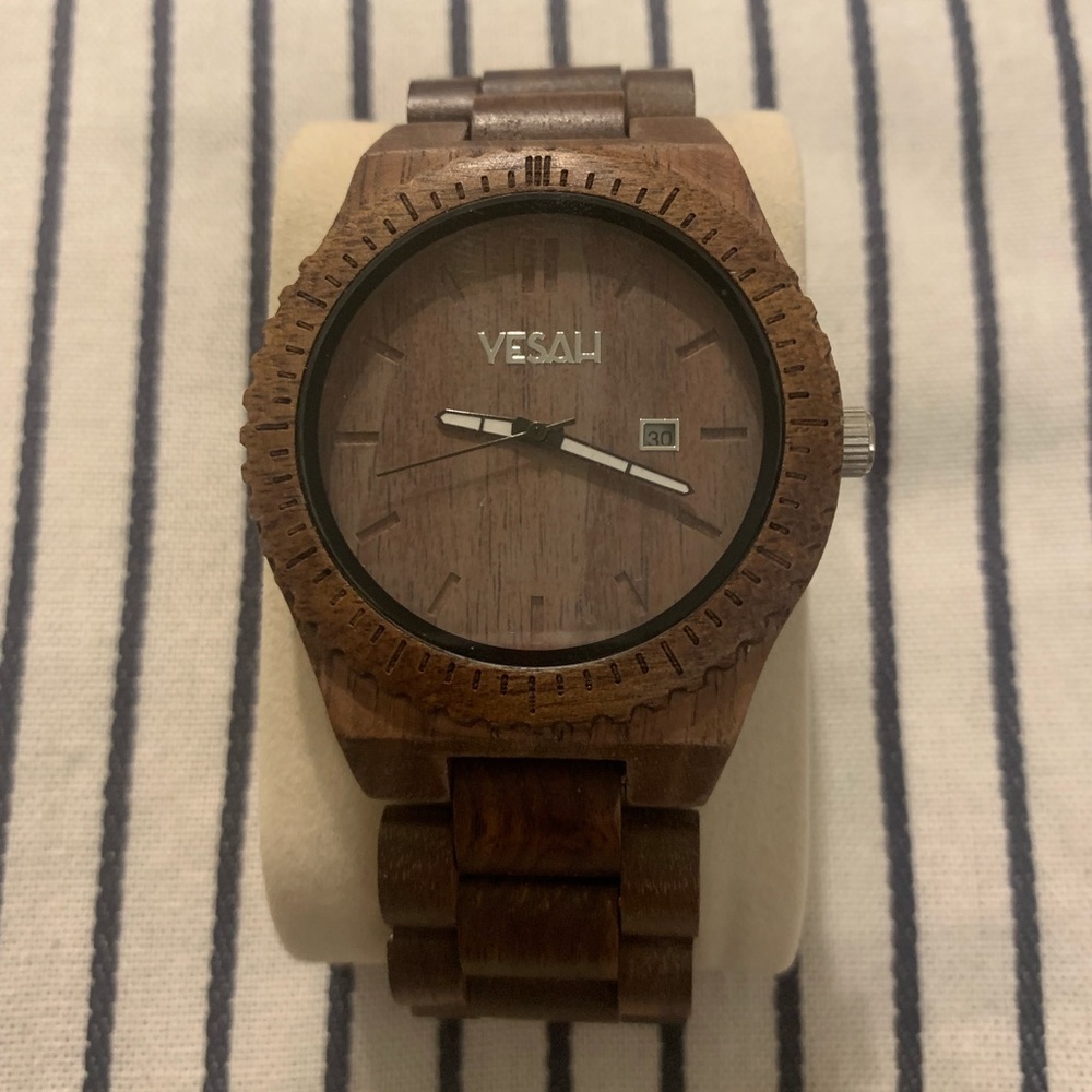 Men’s wooden watch